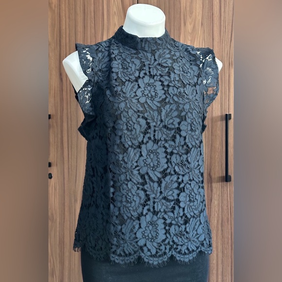 Banana Republic Lace Scallop Hem Ruffle Sleeve Blouse - Picture 15 of 15